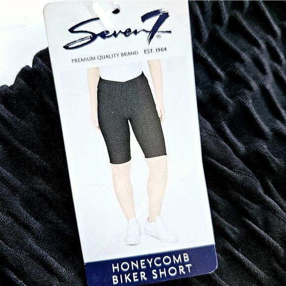NWT Seven7 Scrunch Butt Anti Cellulite Honeycomb Texture Biker Shorts In Black M - Picture 4 of 10